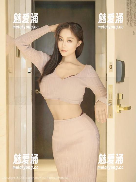 秀人网 - 走进YOYO苏小苏的教室：‘免费’写真合集，就是让你心跳加速！