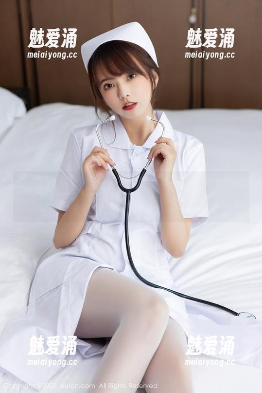 秀人网 - 更新！南乔的丝袜合集，穿着这些你也能跑赢早高峰！