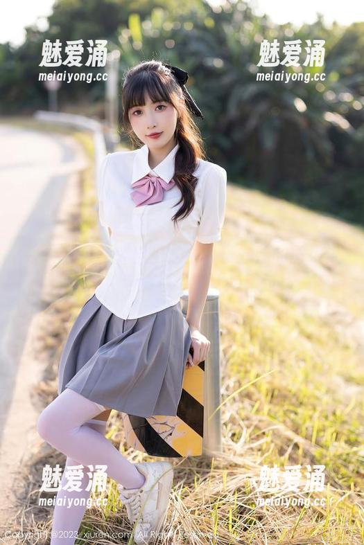 秀人网-小芭乐 秀人网 - 新鲜出炉!小芭乐妹妹的图包更新了,这波你绝对不想错过!