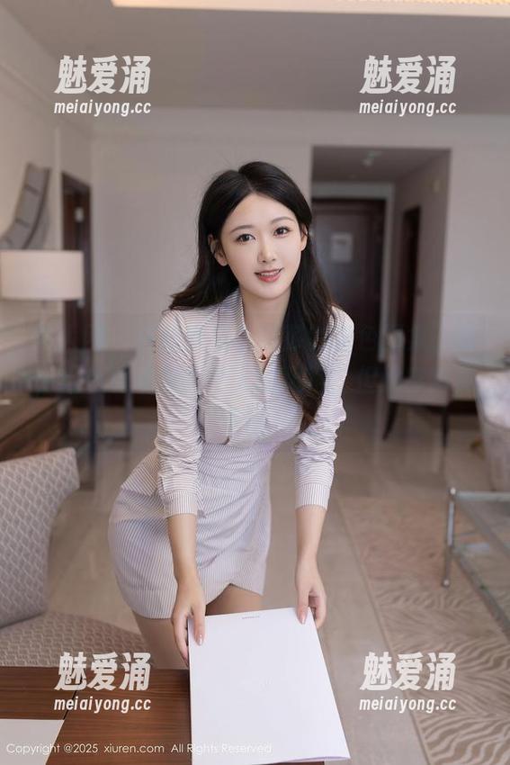 秀人网 - 在线欣赏李丽莎的粉色图集，呃，粉色真不是我个人的风格，但她穿得真不错～