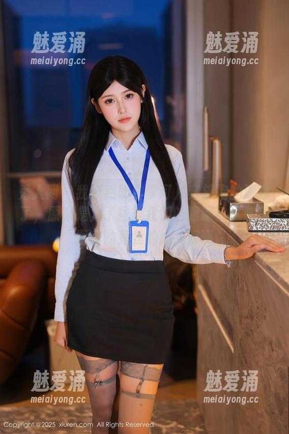 秀人网-李可儿 秀人网 - 我突然明白李可儿穿旗袍的深意了,原来是为了拯救我们的眼睛!这些美图真的是我的心头好啊