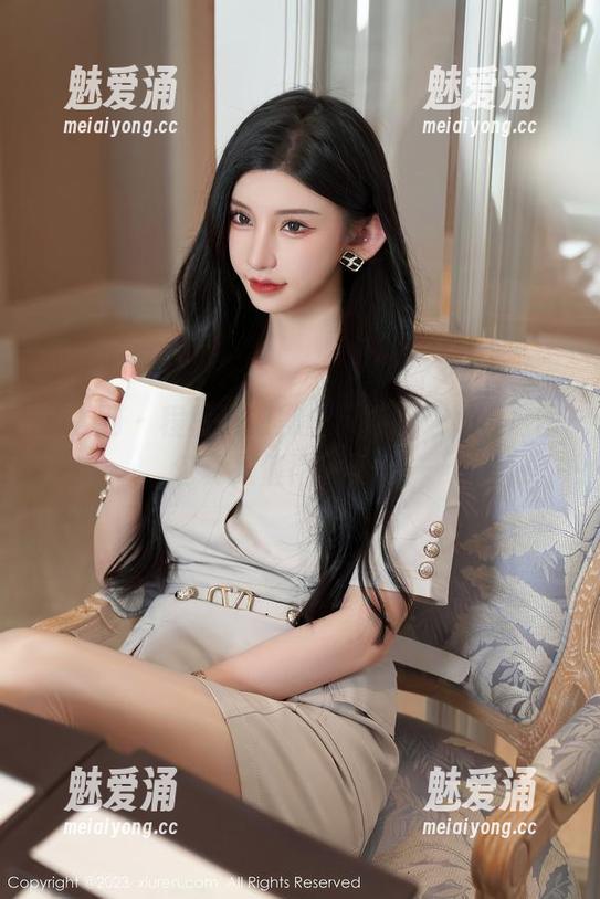 秀人网-程程程 秀人网 - 程程程把黑白玩得这么好,这图包真是值得一看呀!