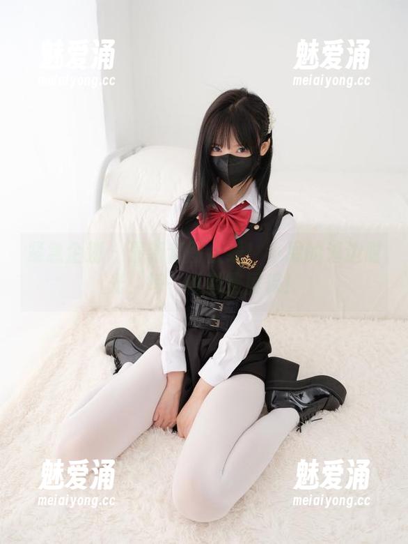 紧急企划-小恩 紧急企划 - 最新套图上线!小恩的海边时光,每一帧都是屏保!