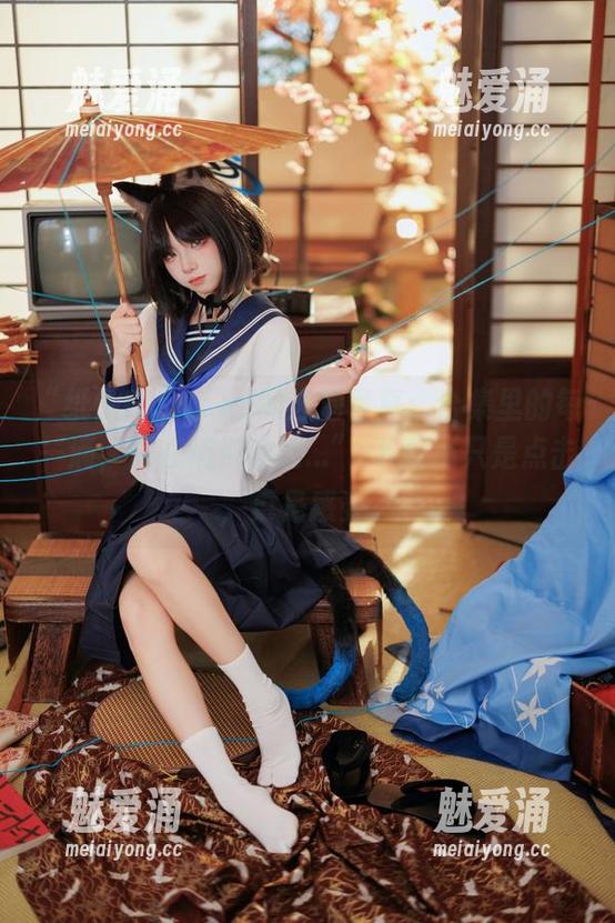 “纸悦Etsu_ko的泳池写真：合集里的每一滴，都在悄悄诉说...”-下载不只是点击，更是感受。