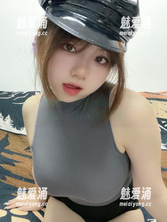 微密圈 - 黑丝漆皮与葱油饼er：下载这份‘味道’，让人欲罢不能！