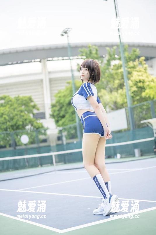 似乎每一帧都在诉说：蜜汁猫裘的高清纯白写真集幻影！