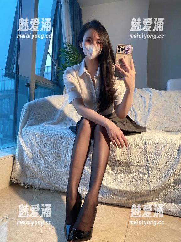 微密圈 - 软妹小九九的温柔作品，像是氤氲的烟雾，让视线在其中迷失。