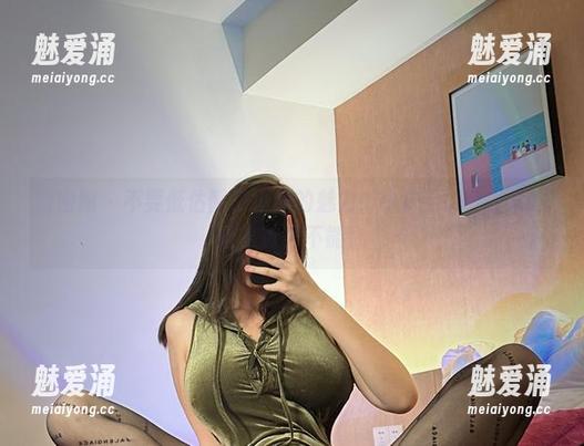 微密圈 - 不要低估醇子小姨的魅力：小护士前来的套图让人欲罢不能！