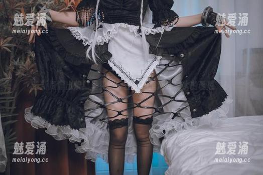 里见年一 最新资源出炉!里见年一在泳池里演绎‘水的诱惑’!