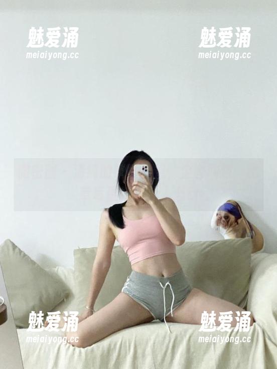 微密圈 - 清纯的铁锤姐姐，全套图包，比草莓蛋糕还让人心动