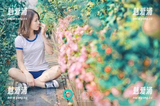 青豆客 - 白裙下的雪瑞Lisa，高清套图给我一种“我也想试试”的冲动！