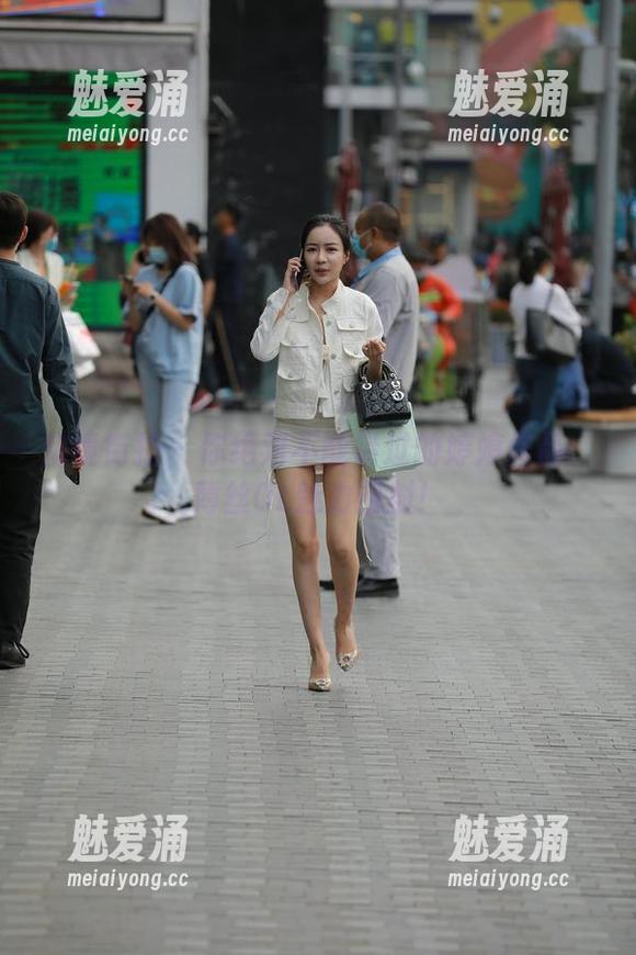 魔镜街拍-婷婷 魔镜街拍 - 你绝对不能错过的婷婷作品:薄丝OL魅力四射!